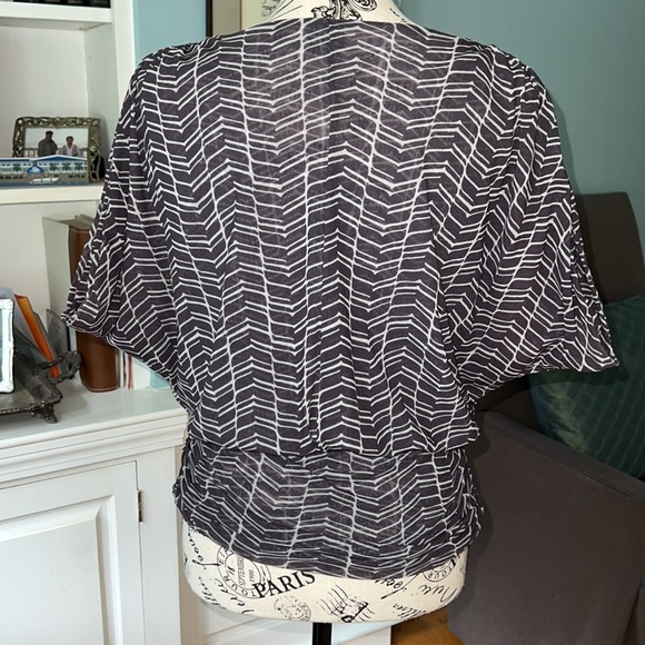 Saks Fifth Avenue Blake Collection Blue and White Patterned Blouse - Picture 3 of 11